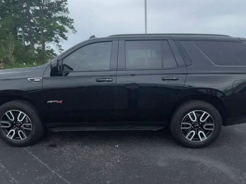 Used 2024 GMC Yukon AT4 AWD/4WD image 5