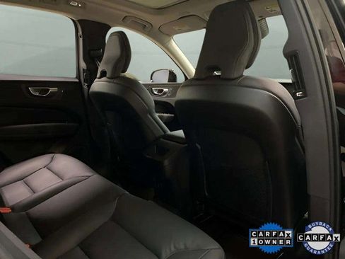 Used 2025 Volvo XC60 B5 Plus image 19