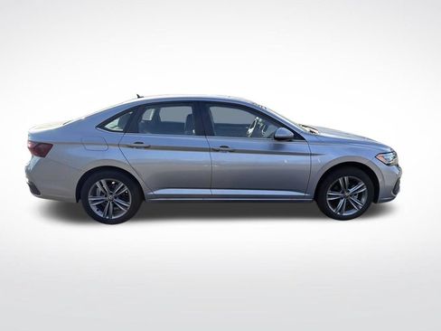 Certified 2023 Volkswagen Jetta SE FWD image 7