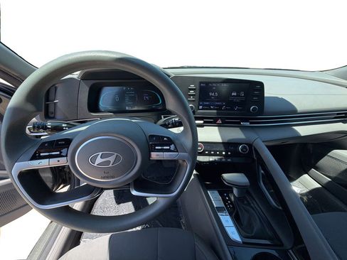 Used 2026 Hyundai Elantra Hybrid FWD image 20