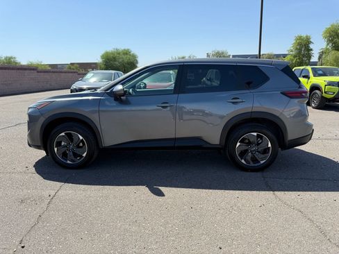 Certified 2025 Nissan Rogue SV image 8