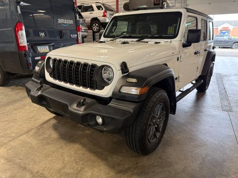 Used 2024 Jeep Wrangler Unlimited Sport AWD/4WD image 43