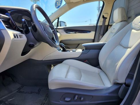 Certified 2024 Cadillac XT6 Premium Luxury AWD/4WD image 18