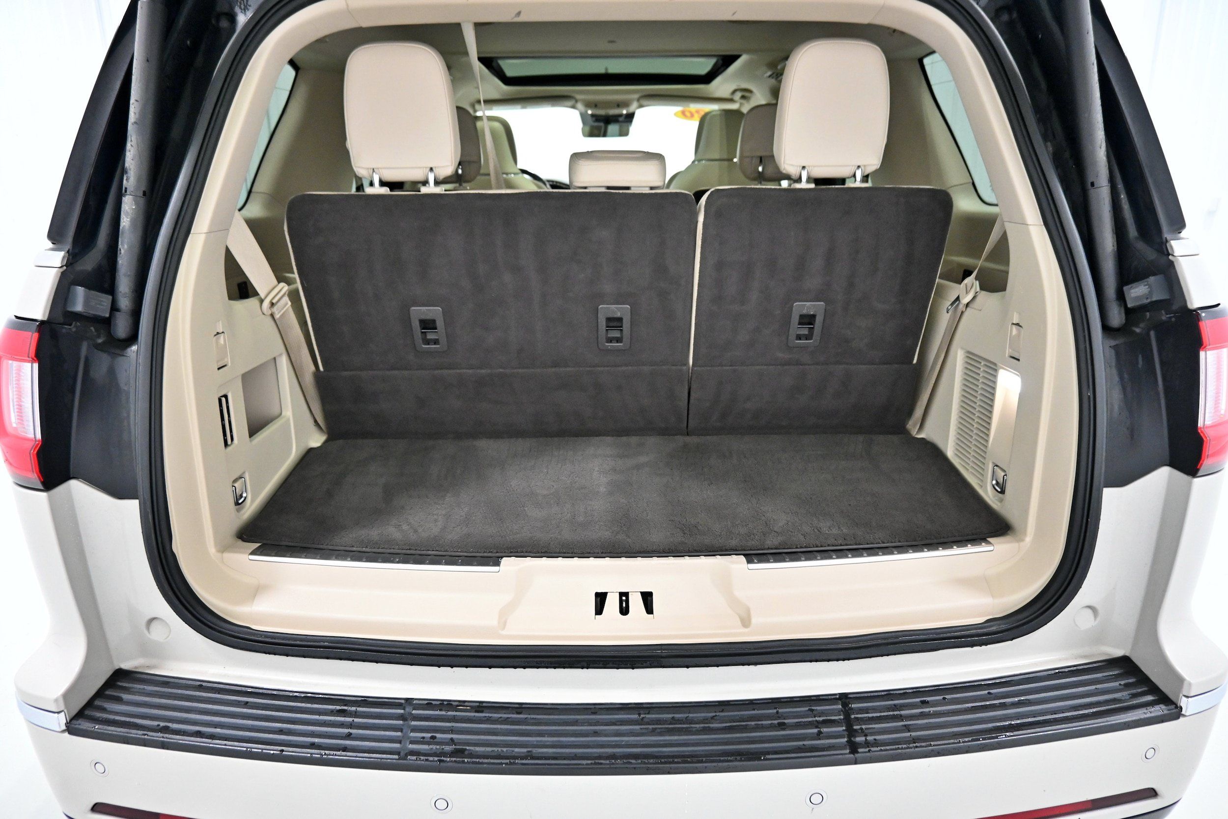 Used 2020 Lincoln Navigator Reserve w/ Luxury Package AWD/4WD image 34