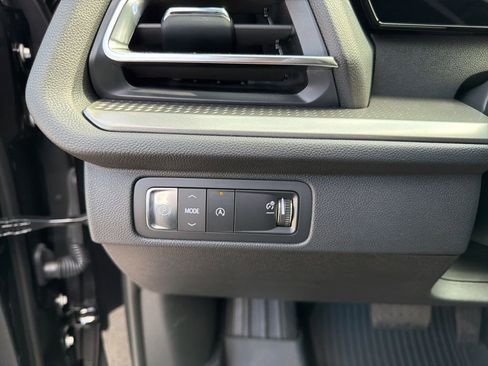 New 2026 Chevrolet Traverse LT FWD image 23