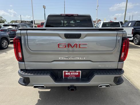 Used 2025 GMC Sierra 1500 Denali w/ Technology Package AWD/4WD image 7