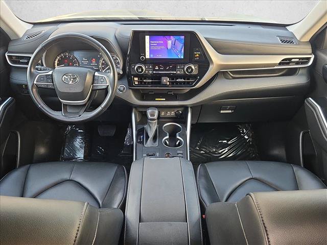 Used 2023 Toyota Highlander XLE FWD image 18