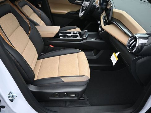 New 2026 Chevrolet Equinox ACTIV w/ Convenience Package III image 7