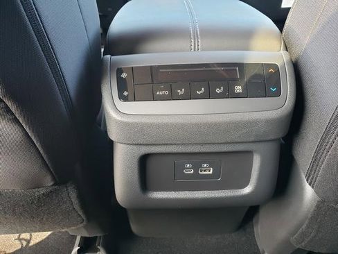 New 2025 Nissan Pathfinder SV w/ Black Appearance Package image 16