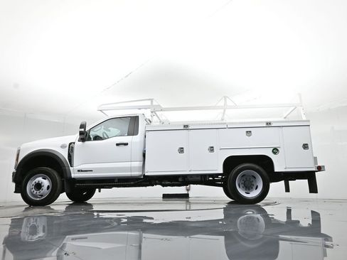 New 2025 Ford F450 XL w/ XL Chrome Package image 57