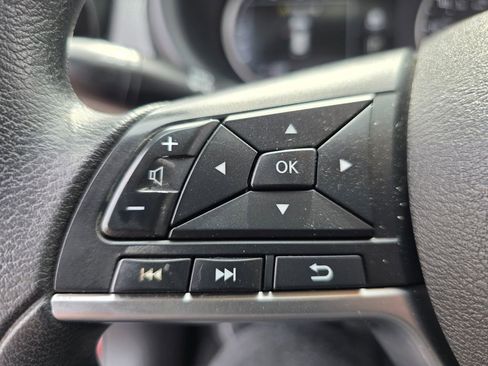 Used 2019 Nissan Kicks SV FWD image 21
