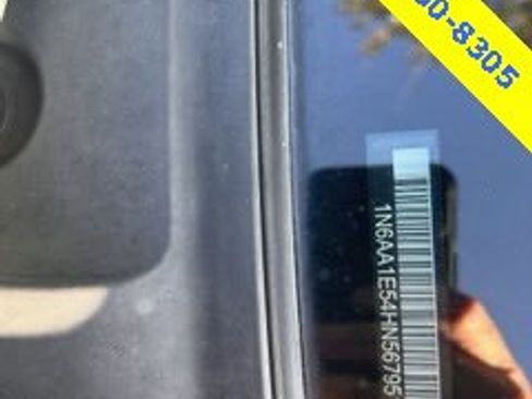 Used 2017 Nissan Titan SV image 18