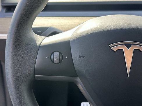 Used 2021 Tesla Model Y Performance image 16