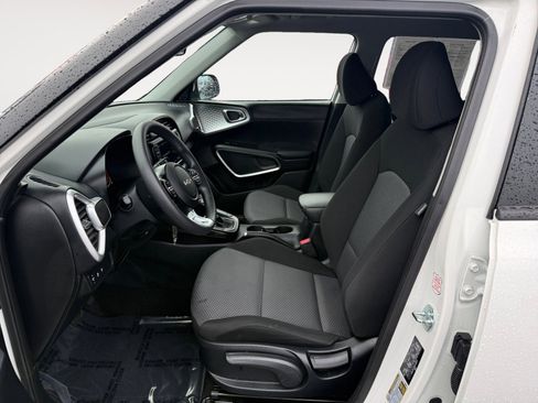 Used 2024 Kia Soul LX w/ Option Group 015 image 10