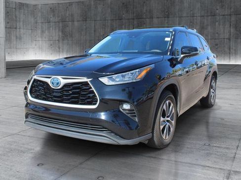 Used 2020 Toyota Highlander XLE FWD image 10