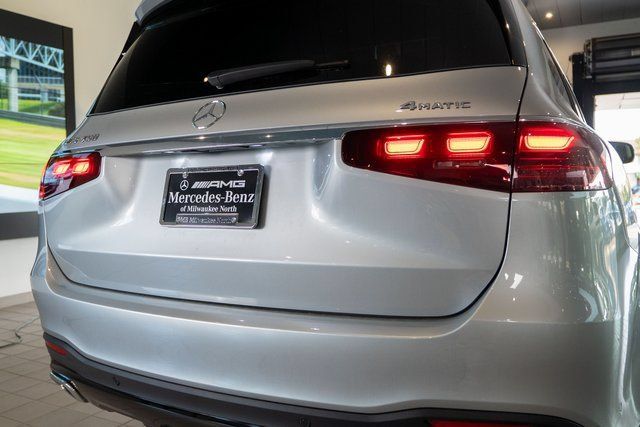 Certified 2026 Mercedes-Benz GLS 450 4MATIC image 10