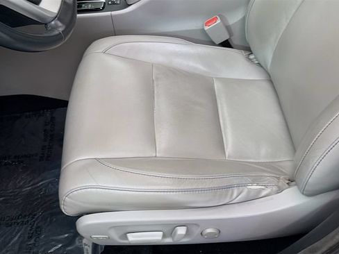 Used 2016 Toyota Highlander XLE AWD/4WD image 19