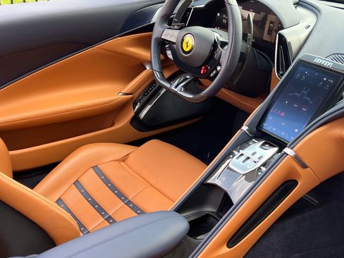 Used 2024 Ferrari Roma Spider image 39