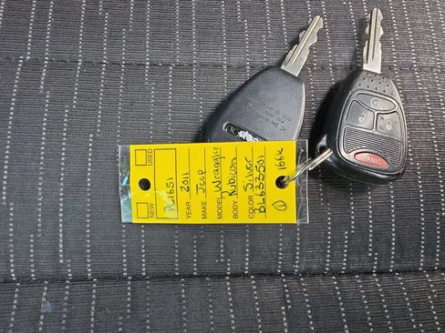 Used 2011 Jeep Wrangler Rubicon w/ PWR Convenience Group AWD/4WD image 25