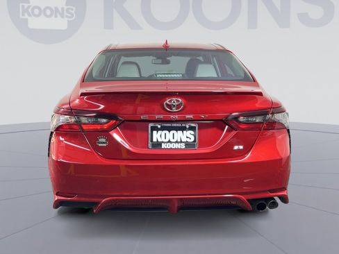 Used 2024 Toyota Camry SE image 5
