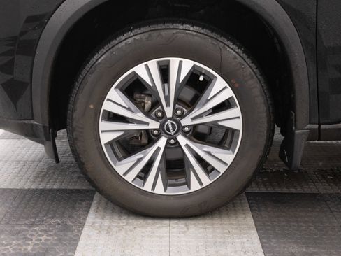 Used 2023 Nissan Rogue SV image 8