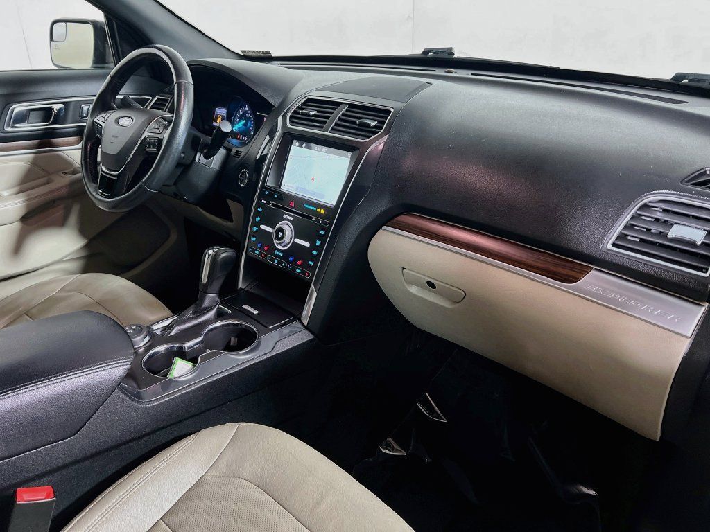 Used 2018 Ford Explorer Limited AWD/4WD image 27