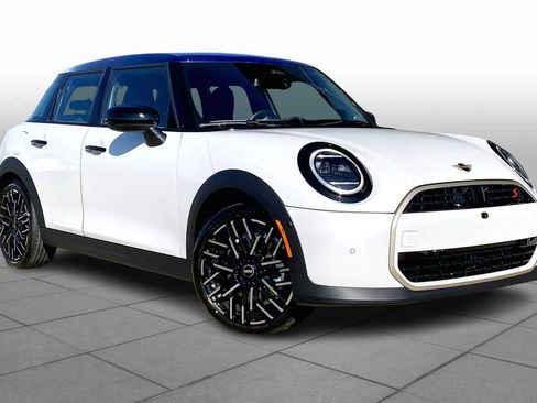 New 2026 MINI Cooper S image 2