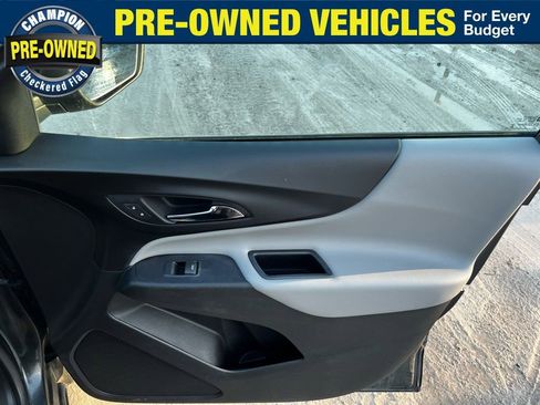 Used 2020 Chevrolet Equinox LT w/ Driver Convenience Package image 34