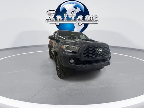 Used 2020 Toyota Tacoma TRD Sport image 2