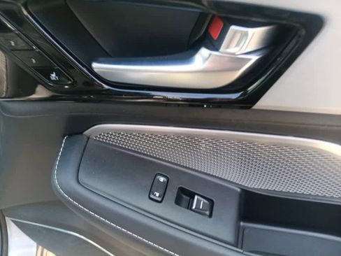 Used 2023 Acura MDX SH-AWD w/ Technology Package image 28