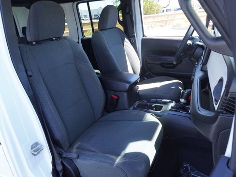 Used 2024 Jeep Wrangler Unlimited Sport AWD/4WD image 16