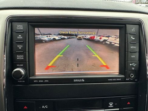 Used 2011 Jeep Grand Cherokee Overland image 17