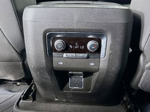 Used 2024 Chevrolet Tahoe LT AWD/4WD image 28