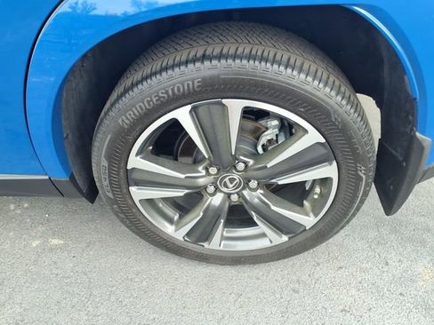 Used 2024 Lexus UX 250h FWD w/ Premium Package image 4