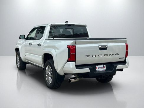 Used 2025 Toyota Tacoma Limited AWD/4WD image 7