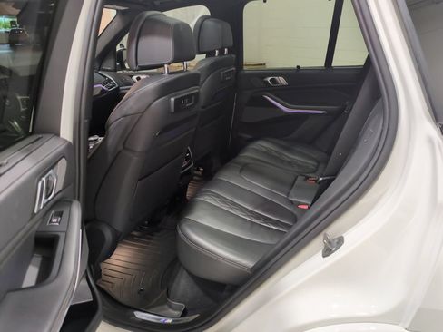 Used 2019 BMW X5 xDrive40i w/ M Sport Package AWD/4WD image 17