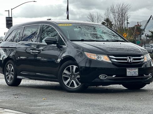 Used 2016 Honda Odyssey Touring image 2