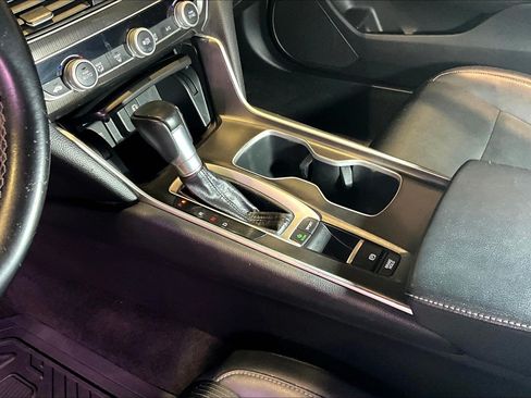 Used 2018 Honda Accord Sport image 18