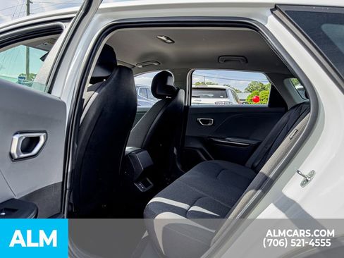 Used 2025 Kia K4 FWD image 12