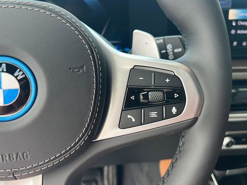 New 2026 BMW X5 xDrive50e w/ M Sport Package AWD/4WD image 22