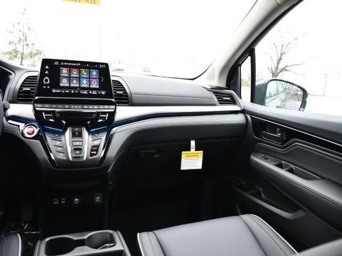 New 2026 Honda Odyssey Touring image 23