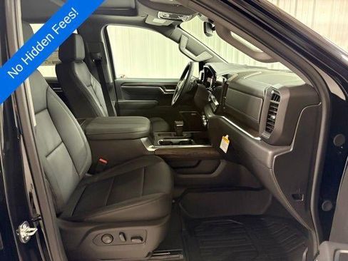 New 2026 GMC Sierra 1500 SLT image 14