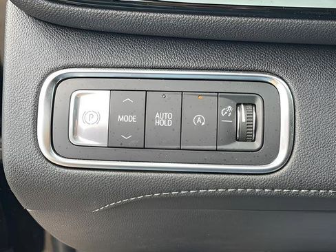 Used 2025 Buick Enclave Preferred image 23