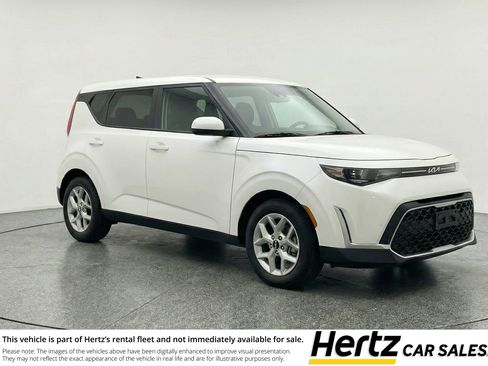 Used 2025 Kia Soul LX w/ LX Technology Package FWD image 1