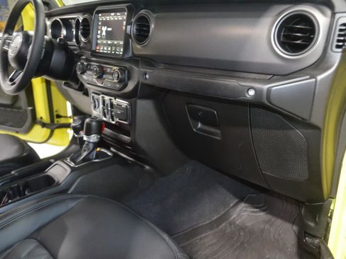 Used 2023 Jeep Gladiator Sport image 21