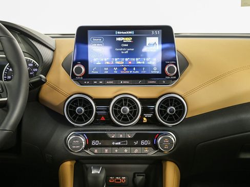 Used 2025 Nissan Sentra SV w/ SV Premium Package image 14