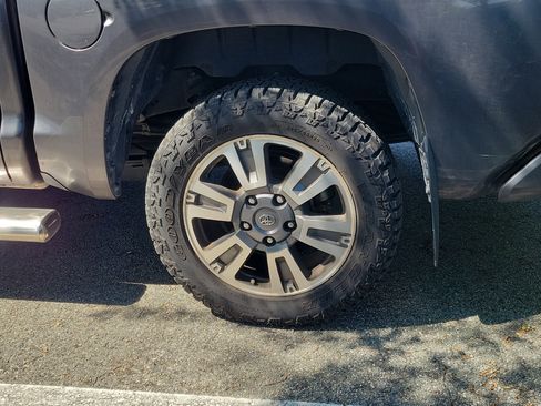 Used 2019 Toyota Tundra Platinum image 22