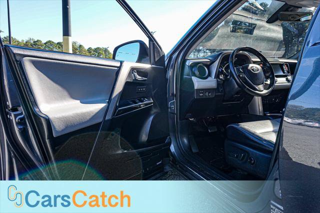 Used 2018 Toyota RAV4 Limited FWD image 18