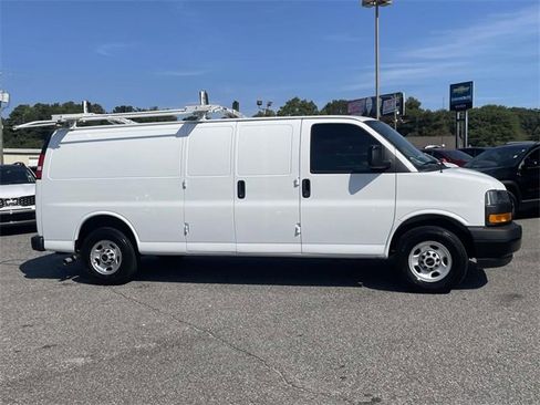 Used 2024 GMC Savana 2500 Extended image 2