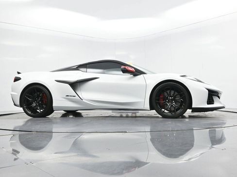 Used 2023 Chevrolet Corvette Z06 w/ Stealth Interior Trim Package RWD image 44